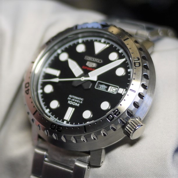 This is an example of a 3-needle mod (custom) for a bottle cap (SRPC61J1)!  - SEIKO 5 .club