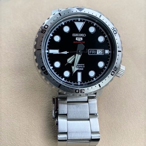 This is a Mod (custom) example of a 5 sports bottle cap (SRPC61K1)! - SEIKO  5 .club