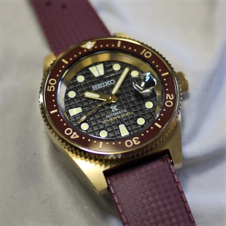 This is Part 3 of a creative mod (custom) example using an external product  case! - SEIKO 5 .club
