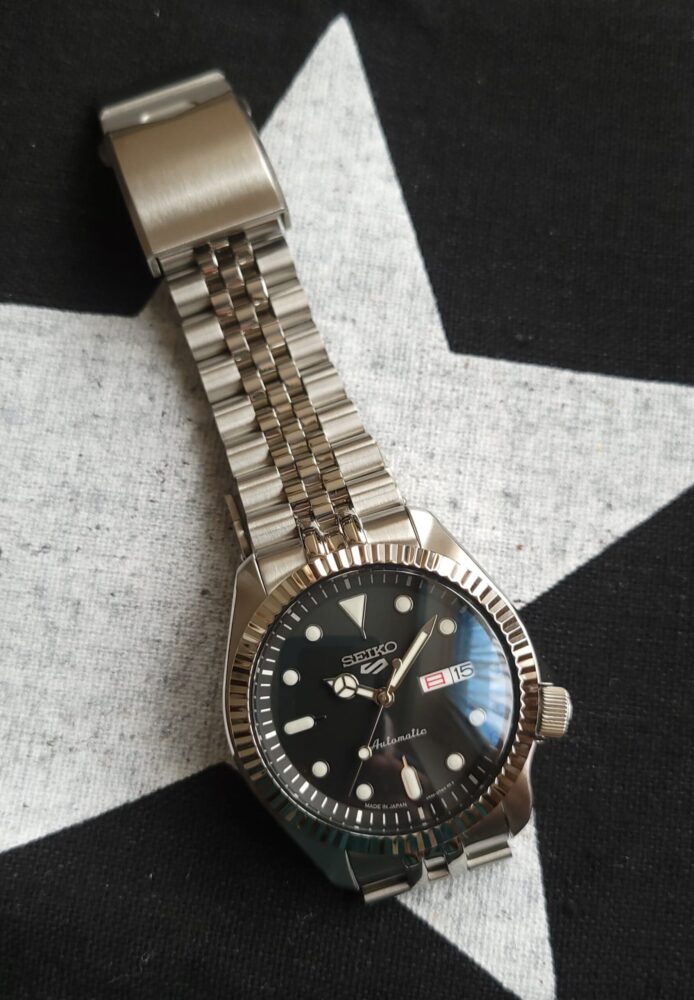 This is a Mod (custom) example of the new 5 sports (SBSA045)! - SEIKO 5  .club